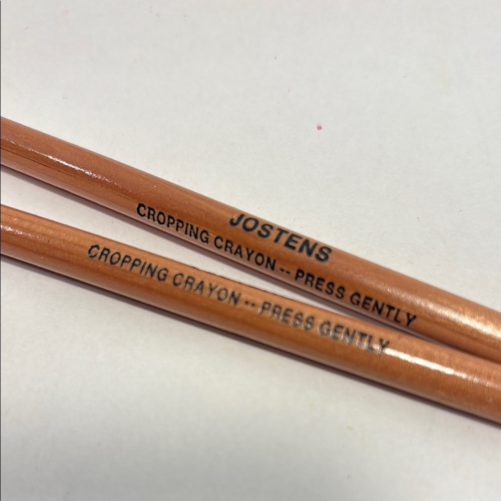 Jostens Cropping Crayon Set of 2 plus a‎ paper blending stump or tortillon C1